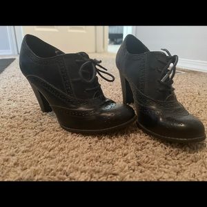 American Eagle saddle shoes high heels size 5.5